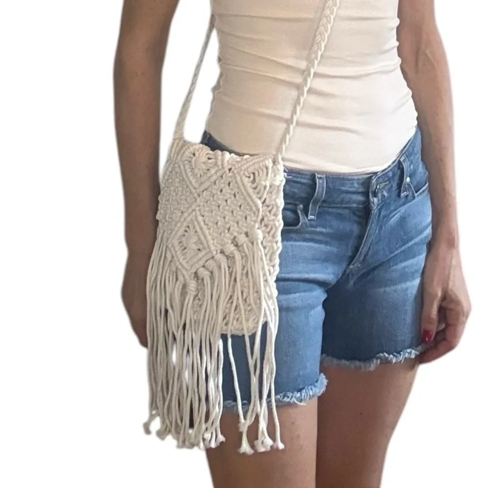 NWT Lily St. Regis  Macrame Bag with Zipper Closure Boho Festival Bag